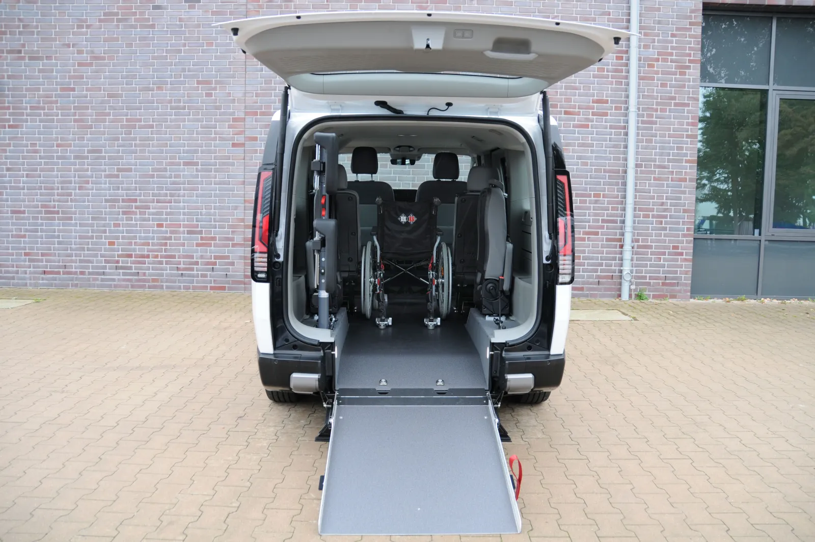 AMF-Bruns_KIA-PV5 (2)
